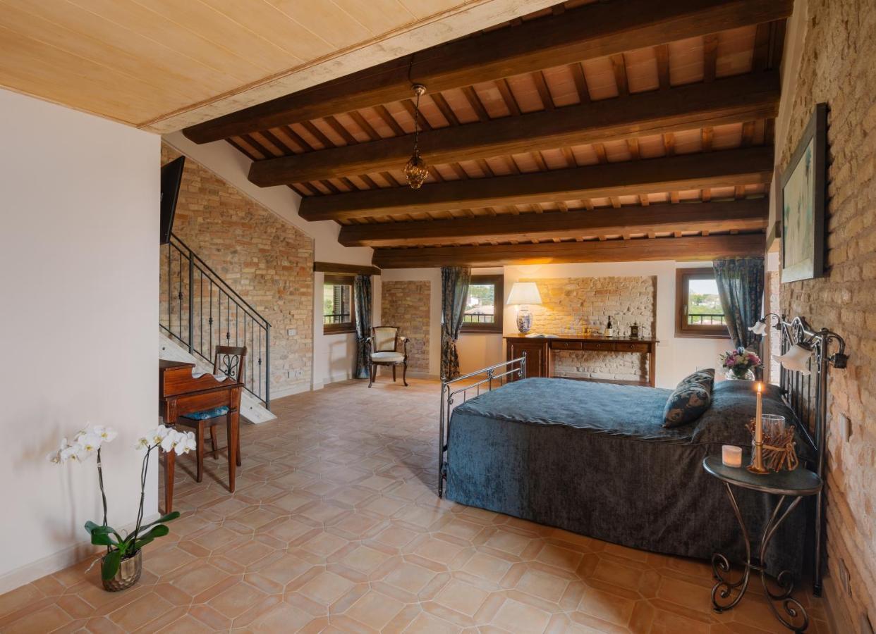 Palazzo La Torre Hotel Moresco Bagian luar foto