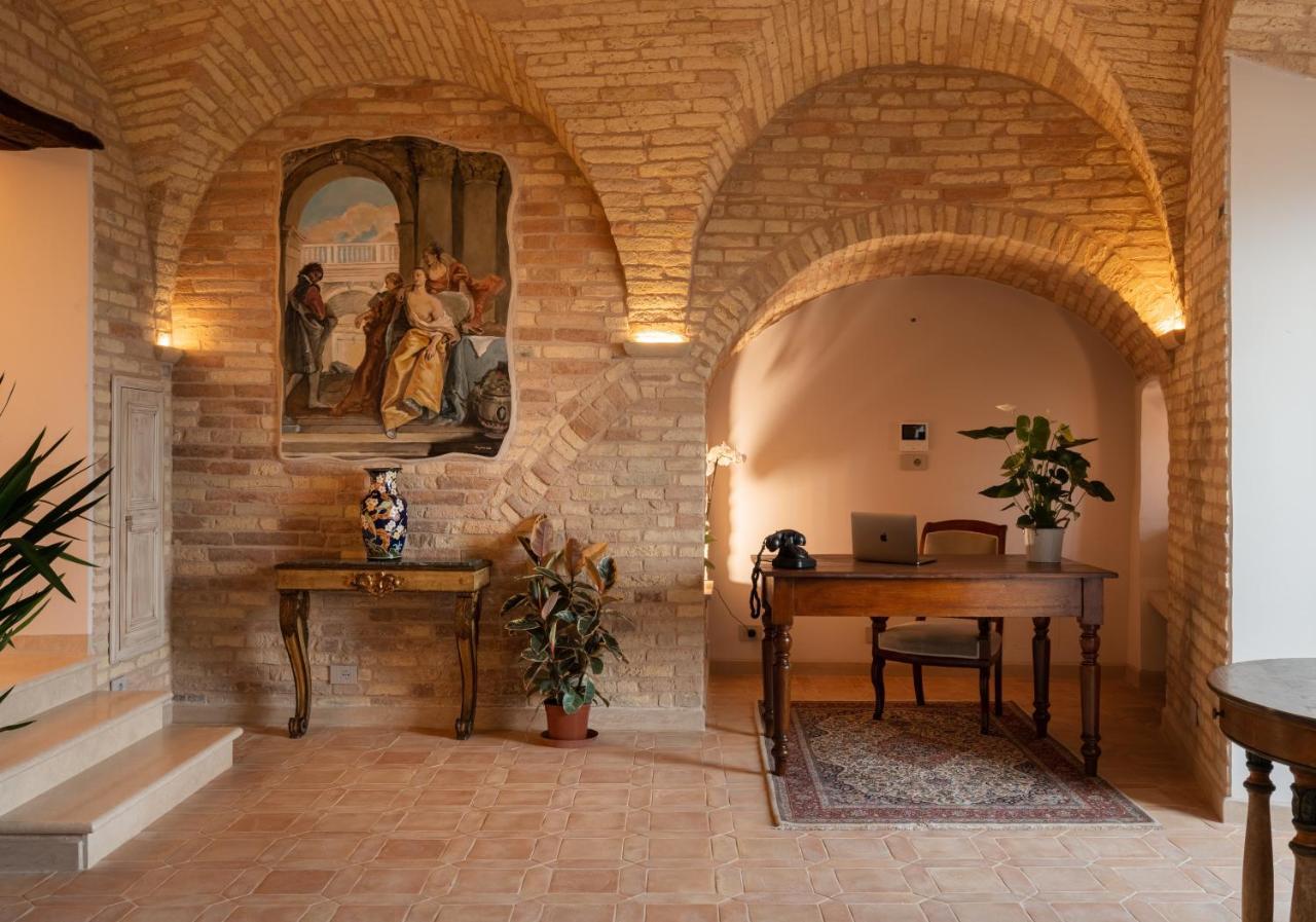 Palazzo La Torre Hotel Moresco Bagian luar foto