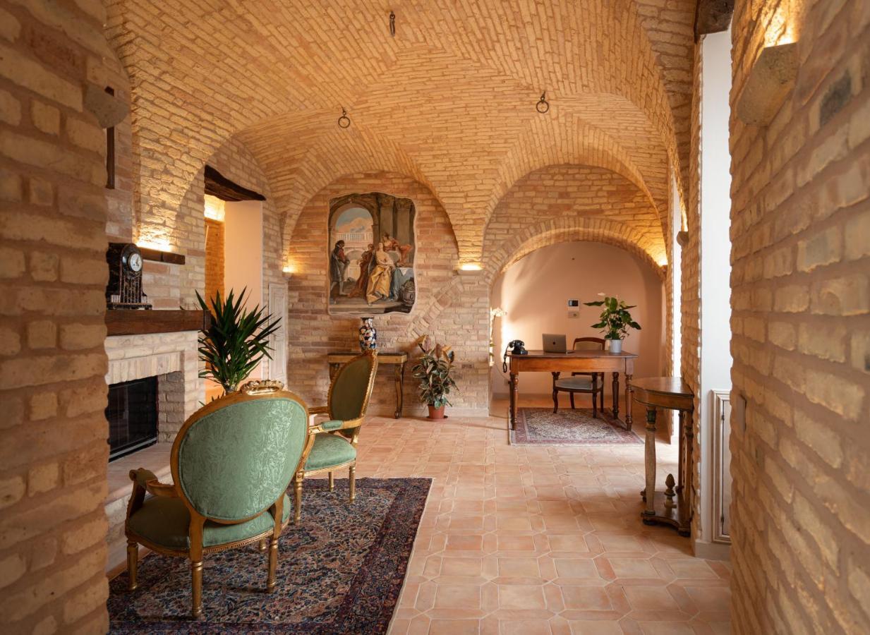 Palazzo La Torre Hotel Moresco Bagian luar foto